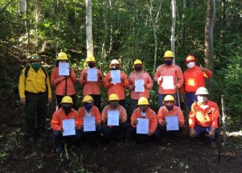 CAPACITAN A COMBATIENTES DE INCENDIOS FORESTALES