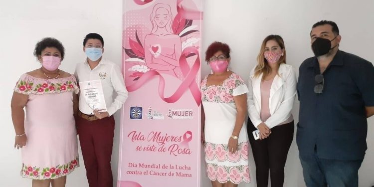 IMPARTEN CICLO DE CONFERENCIAS POR EL DÍA MUNDIAL DE LA LUCHA CONTRA EL CÁNCER DE MAMA