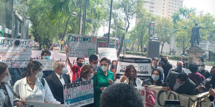 CIUDADANOS LUCHAN POR LOS FIDEICOMISOS