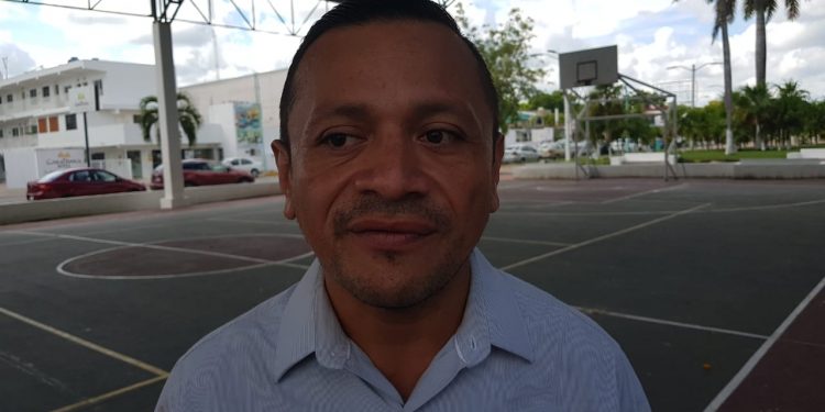 ROBERTO POOT INICIA CAMPAÑA DE HOSTIGAMIENTO EN CONTRA DE BURÓCRATAS ESTATALES