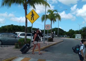 EL TRANSPORTE DEL SERVICIO DE PASAJEROS DEL AEROPUERTO DE COZUMEL CUMPLE CON PROTOCOLOS SANITARIOS