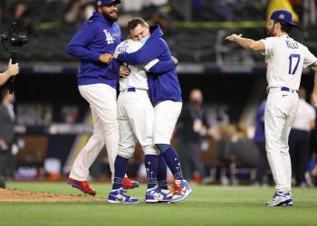 DODGERS ROMPE SEQUÍA DE 32 AÑOS Y A LA MEXICANA GANA LA SERIE MUNDIAL