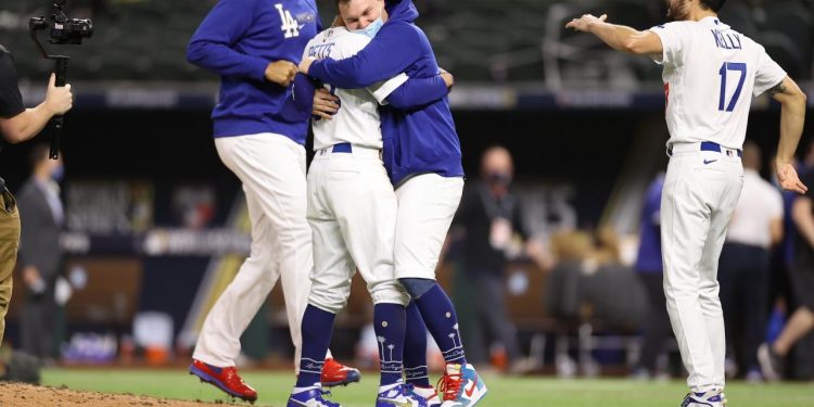 DODGERS ROMPE SEQUÍA DE 32 AÑOS Y A LA MEXICANA GANA LA SERIE MUNDIAL