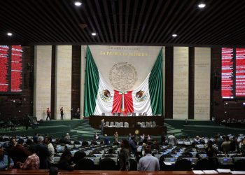 DIPUTADOS APRUEBAN CONSULTA PARA ENJUICIAR A LOS EXPRESIDENTES