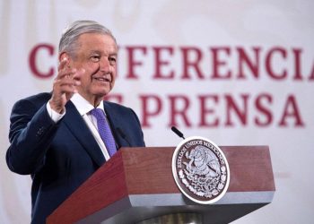 RATIFICA AMLO SU COMPROMISO DE ESTABLECER UNA ZONA LIBRE EN CHETUMAL