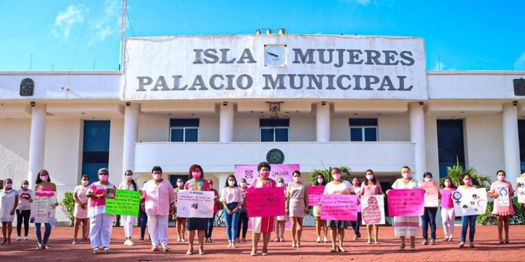 CONMEMORA GOBIERNO MUNICIPAL 67 ANIVERSARIO DEL VOTO DE LA MUJER EN MÉXICO