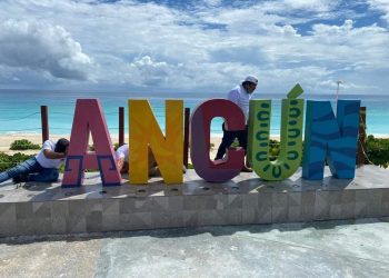 RETIRAN LETRAS DEL PARADOR TURÍSTICO DE PLAYA DELFINES