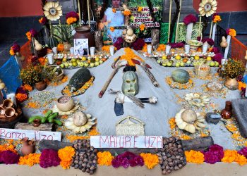 RINDEN HOMENAJE A VÍCTIMAS DE LA PANDEMIA
