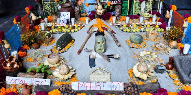 RINDEN HOMENAJE A VÍCTIMAS DE LA PANDEMIA