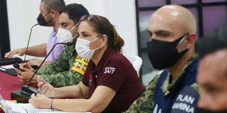 EVACUAN A FAMILIAS DE ZONAS DE RIESGO Y HABILITAN REFUGIOS PARA SALVAGUARDAR  LA POBLACIÓN