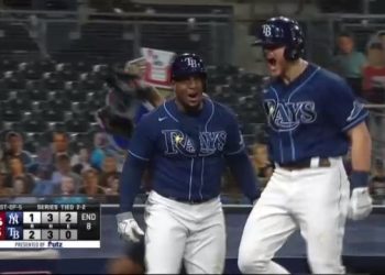 RAYS ELIMINAN A YANKEES