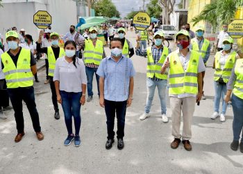 GORRAS AMARILLAS ACOMPAÑAN EN RECORRIDO AL GOBERNADOR CARLOS JOAQUÍN