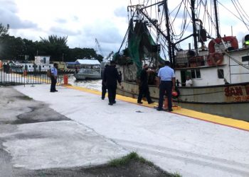 LA SECRETARÍA DE MARINA-ARMADA DE MÉXICO ASEGURA EMBARCACIÓN CON APROXIMADAMENTE 36 MIL 340 LITROS DE HIDROCARBURO