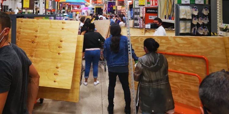 COMPRAS DE PÁNICO DE MADERA