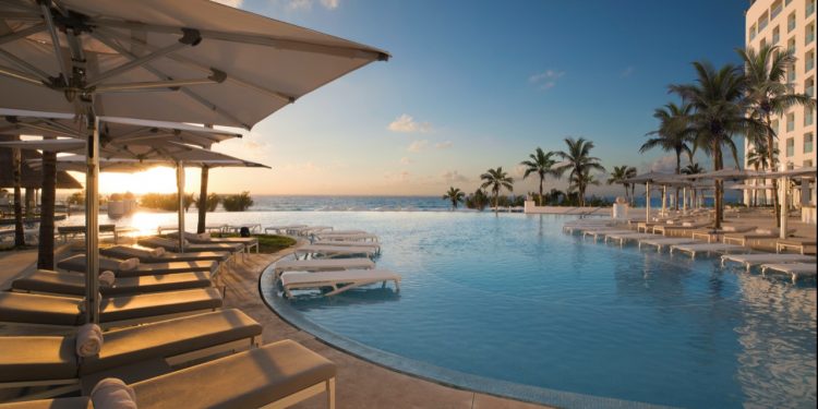 MILES DE VIAJEROS ALREDEDOR DEL MUNDO RECONOCEN AL CARIBE MEXICANO