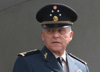 REVISARÁN HOY LIBERTAD BAJO FIANZA DE SALVADOR CIENFUEGOS, TRAS DETENCIÓN POR NARCOTRÁFICO