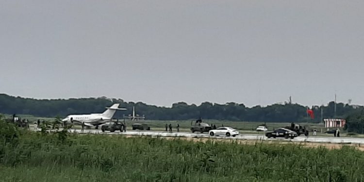 ASEGURAN AVIONETA EN AEROPUERTO DE CHETUMAL