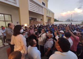 LA SECRETARÍA DEL TRABAJO CATALINA PORTILLO ENCABEZÓ UNA MESA DE DIÁLOGO CON LÍDERES SINDICALES Y DIRECTIVOS DE LA EMPRESA AGUAKAN