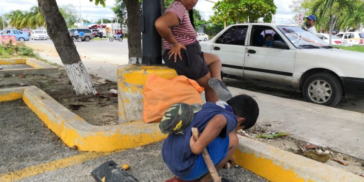 MADRE E HIJO EN LA CALLE Y DEMÁS FUERON VÍCTIMAS DE ROBO