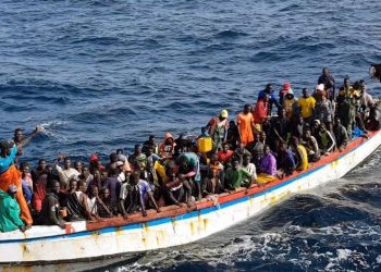 MUEREN 140 INMIGRANTES POR HUNDIMIENTO DE EMBARCACIÓN