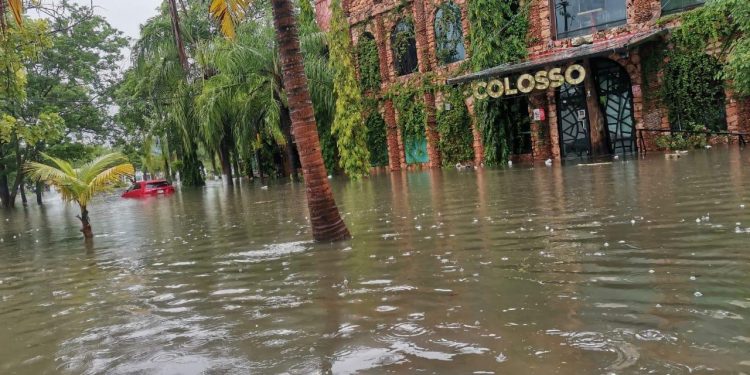 ORDENA GOBERNADOR DE TABASCO INSTALAR CENTRO DE OPERACIONES PARA ATENDER AFECTACIONES POR LLUVIAS