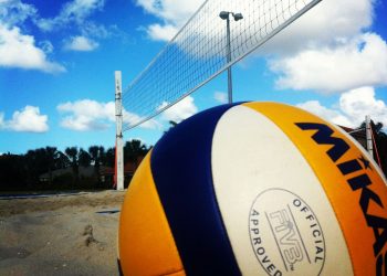 SE REANUDAN LOS ENTRENAMIENTOS DE VOLEIBOL DE PLAYA EN CHETUMAL