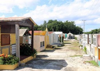PANTEONES DE COZUMEL SÍ ABRIRÁN EL DÍA DE MUERTOS