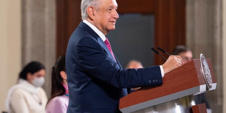 SE DECLARA CONSTITUCIONAL LA CONSULTA CIUDADANA PARA ENJUICIAR A EXPRESIDENTES