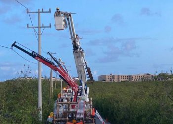 LA CFE RESTABLECE EL 99.5% DEL SUMINISTRO ELÉCTRICO A LOS AFECTADOS POR EL PASO DEL HURACÁN DELTA EN LA PENÍNSULA DE YUCATÁN