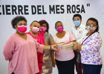 CIERRA GOBIERNO DE ISLA MUJERES “MES ROSA” CON ENTREGA DE PRÓTESIS