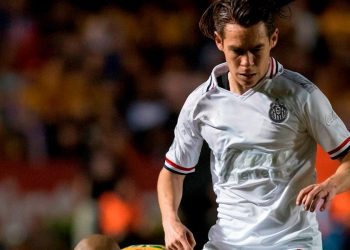 A CHIVAS LE HA FALTADO PERSONALIDAD EN PARTIDOS CLAVE, DICE ANGULO
