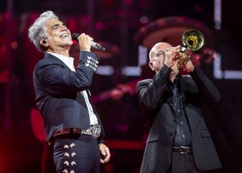 ALEJANDRO FERNÁNDEZ APLAZA A 2021 SU GIRA «HECHO EN MÉXICO» POR ESPAÑA
