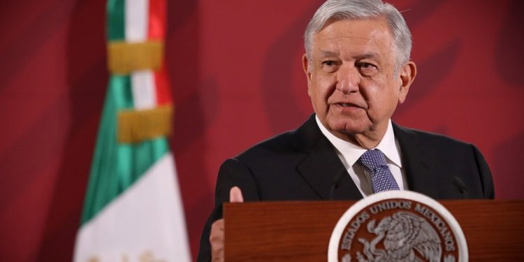 AMLO ACUSA A VÁZQUEZ MOTA DE RECIBIR MIL MDP DE FIDEICOMISOS