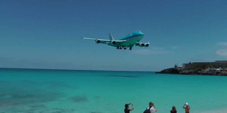 AMLO ANUNCIA CONSTRUCCIÓN DE AEROPUERTO EN TULUM