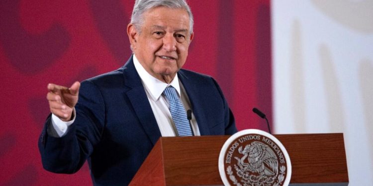 AMLO EXHORTA AL FINANCIAL TIMES Y PIDE DISCULPARSE POR APOYAR AL NEOLIBERALISMO
