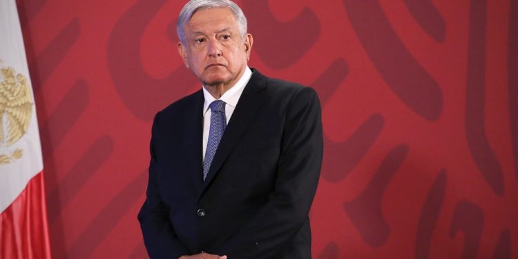 AMLO RECHAZA QUE CONSULTA SOBRE EX PRESIDENTES VAYA A COSTAR OCHO MIL MDP