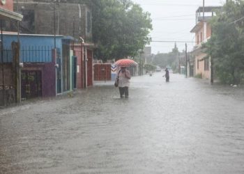 ANDRES MANUEL ANUNCIA PROGRAMA DE VIVIENDA PARA APOYAR A LOS AFECTADOS POR INUNDACIÓN