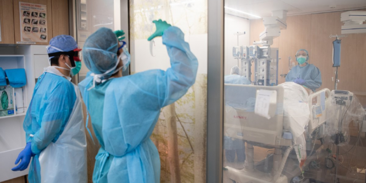 ARGENTINA SE ACERCA AL «TOP 5» EN CONTAGIOS TRAS CASI SIETE MESES DE CUARENTENA