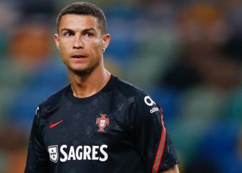 ASALTAN LA CASA DE CRISTIANO RONALDO PARA ROBARLE UNA CAMISETA FIRMADA