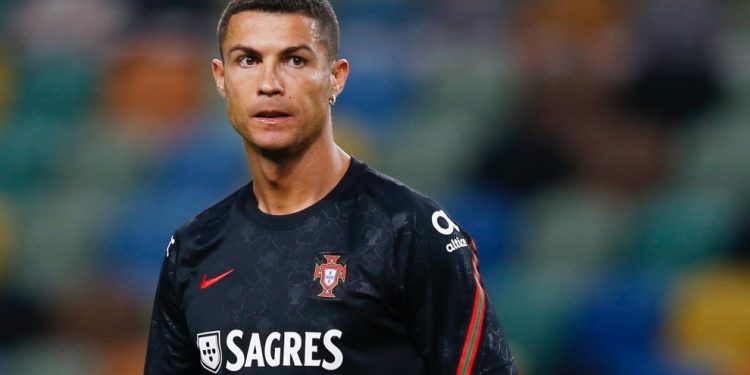 ASALTAN LA CASA DE CRISTIANO RONALDO PARA ROBARLE UNA CAMISETA FIRMADA