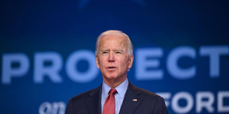 BIDEN SE COMPROMETE A ACABAR CON LA BRECHA SALARIAL ENTRE HOMBRES Y MUJERES