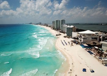 CANCÚN REANUDA VUELOS EUROPEOS TRAS CIERRE POR CORONAVIRUS
