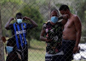 CNDH DENUNCIA RIESGOS DE CONTAGIO EN ESTACIONES MIGRATORIAS DEL SUR DE MÉXICO