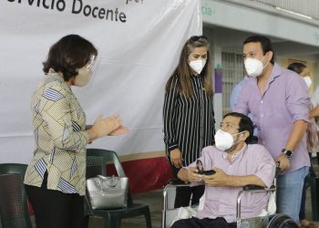 CONCLUYE ENTREGA DE ESTÍMULOS A DOCENTES TABASQUEÑOS