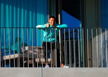 CRISTIANO YA ESTÁ EN TURÍN Y CONTINUARÁ EL CONFINAMIENTO EN SU VIVIENDA