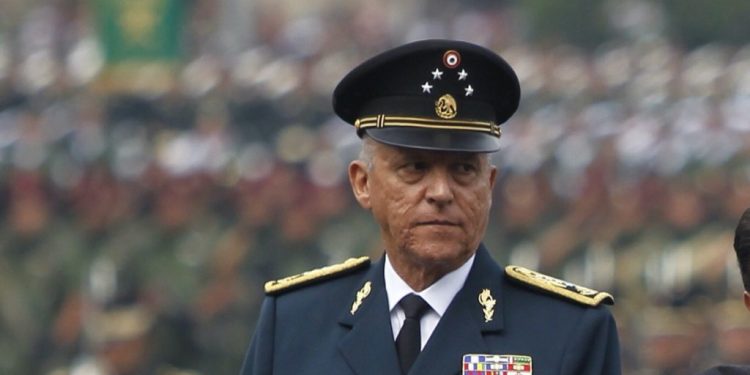 DEA DETIENE A CIENFUEGOS POR TRÁFICO DE DROGAS