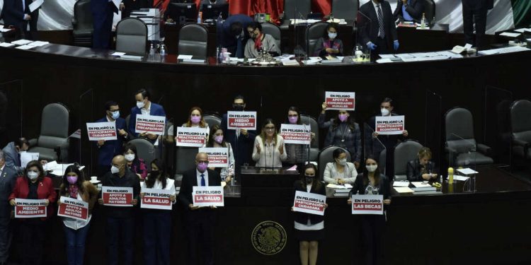DIPUTADOS DE MÉXICO APRUEBAN LA LEY DE INGRESOS DE 2021 CON UNA REDUCCIÓN