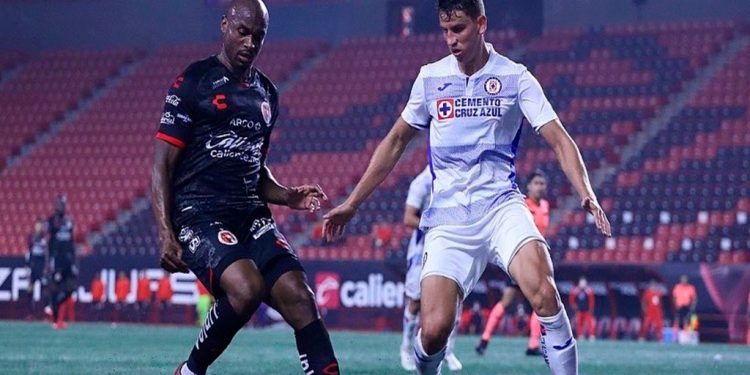 EL CHILENO LICHNOVSKY DICE QUE SE VA DE CRUZ AZUL PORQUE NO LO VALORARON