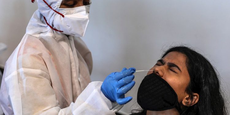 EL MUNDO SUMA 40,4 MILLONES DE CASOS, ARGENTINA SUPERA EL MILLÓN DE CONTAGIOS