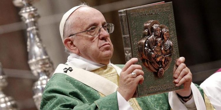 EL VATICANO DEJÓ AL DOCUMENTAL LA PARTE SOBRE LAS UNIONES GAIS CORTADA A TELEVISA